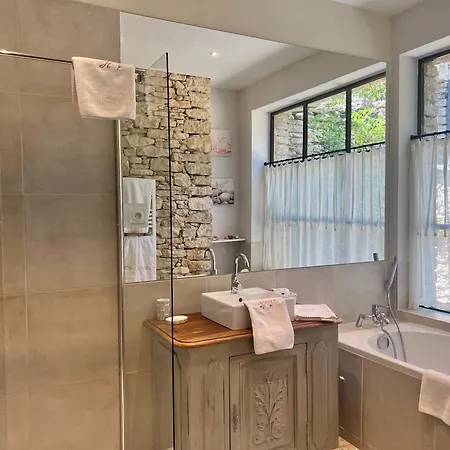 Hautvallon - Peaceful Escape In Provence *